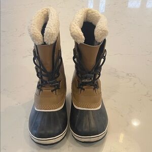 Sorel Men's Boots in Brown and Black